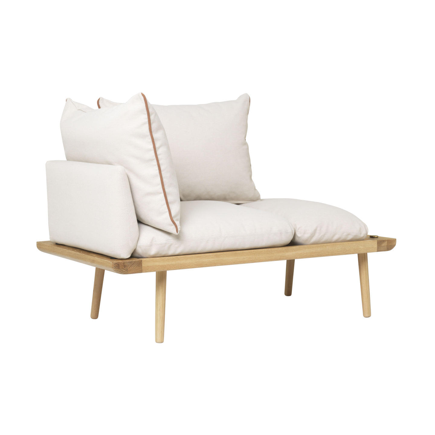 Lounge Around 1,5-sits liten soffa i ek från Umage i tyget White Sands