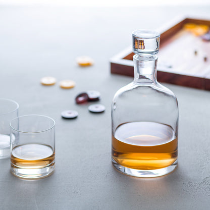 Ambrogio whiskyset innehållande en karaff och två glas