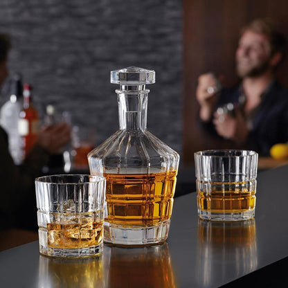 Whiskyset Spirit II innehållande en karaff och två whiskyglas från Leonardo